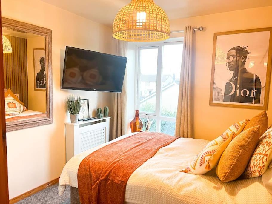 Artistic Stunning Apartment City View Londonderry Exterior foto
