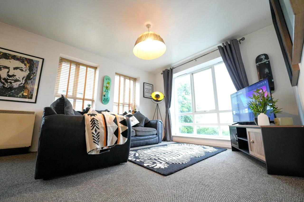 Artistic Stunning Apartment City View Londonderry Exterior foto